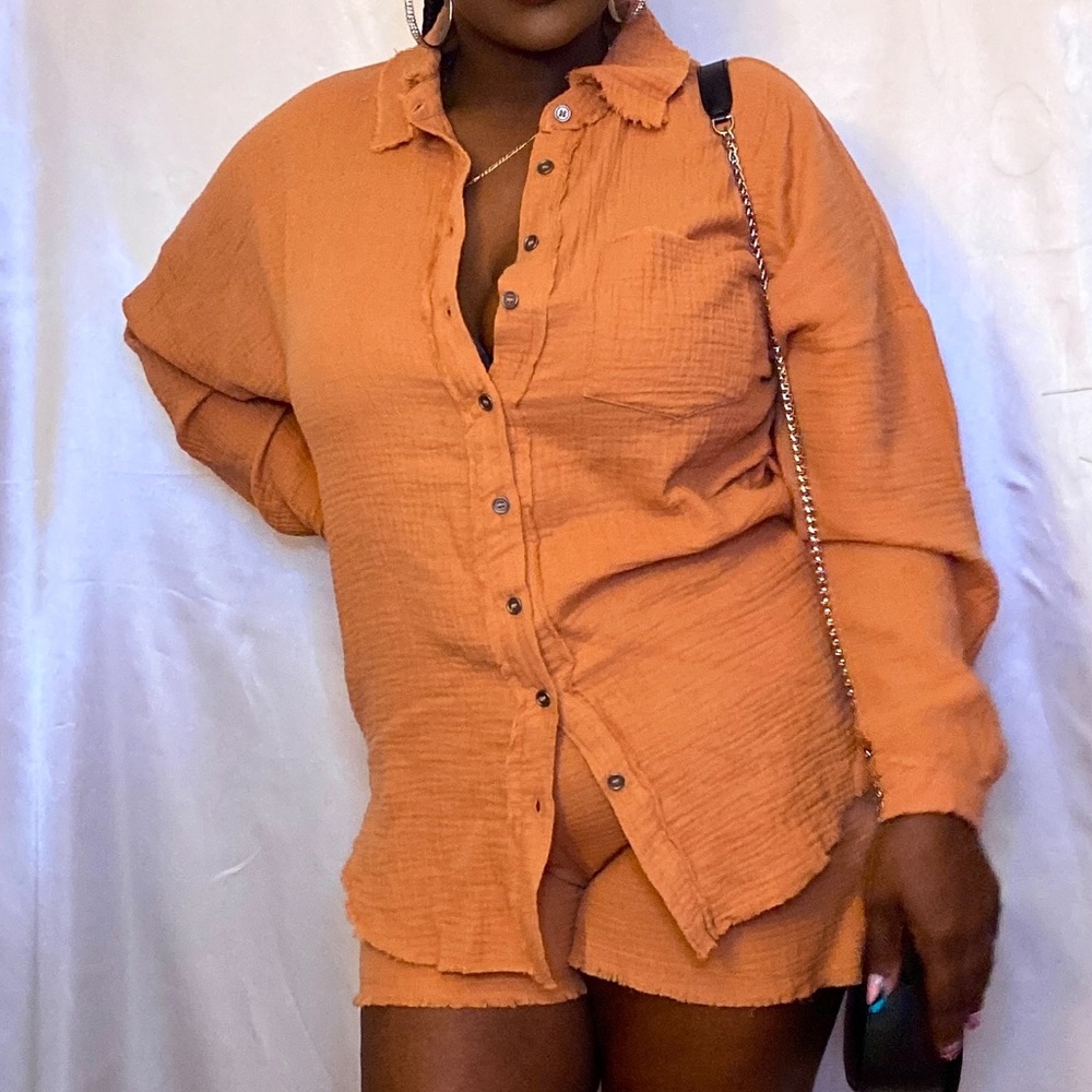 Short Set - Picture 2 of 2